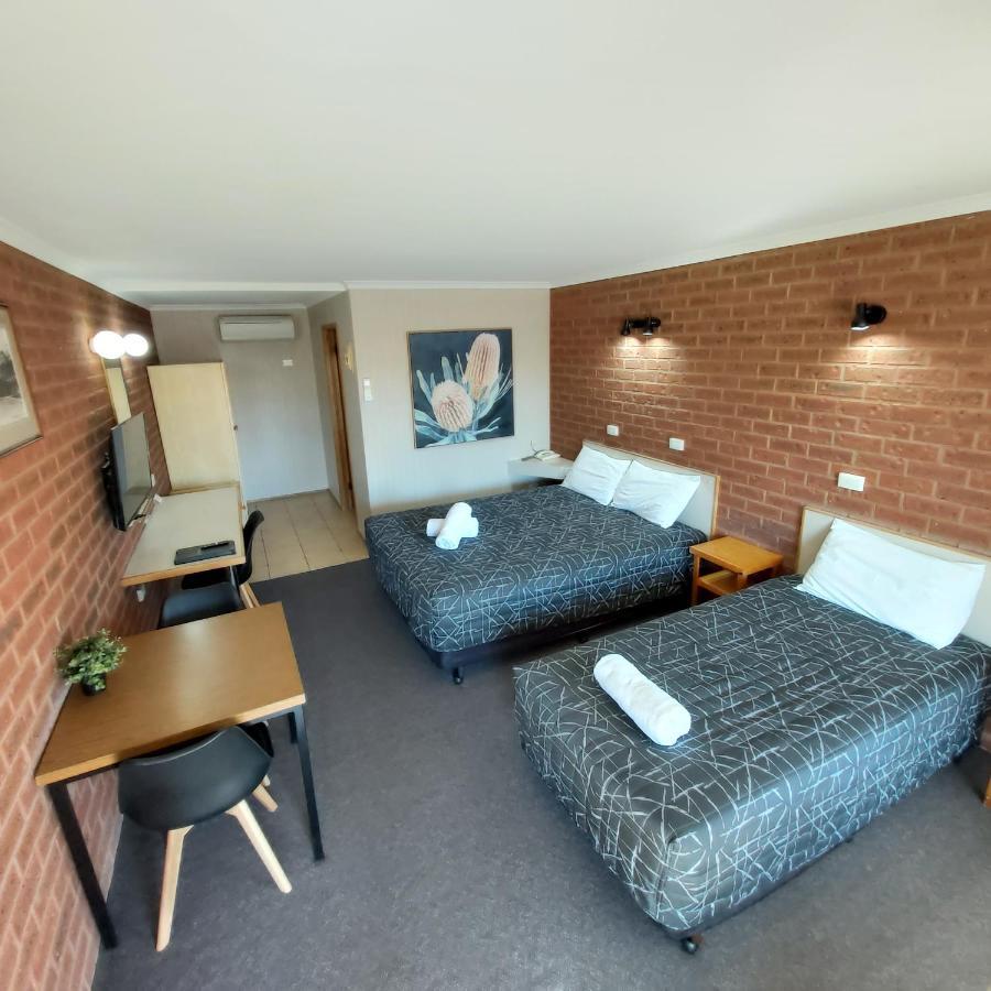 Country Mile Motor Inn Forbes Eksteriør bilde