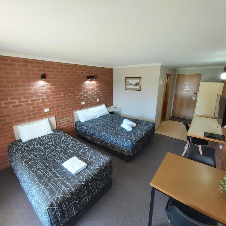 Country Mile Motor Inn Forbes Eksteriør bilde