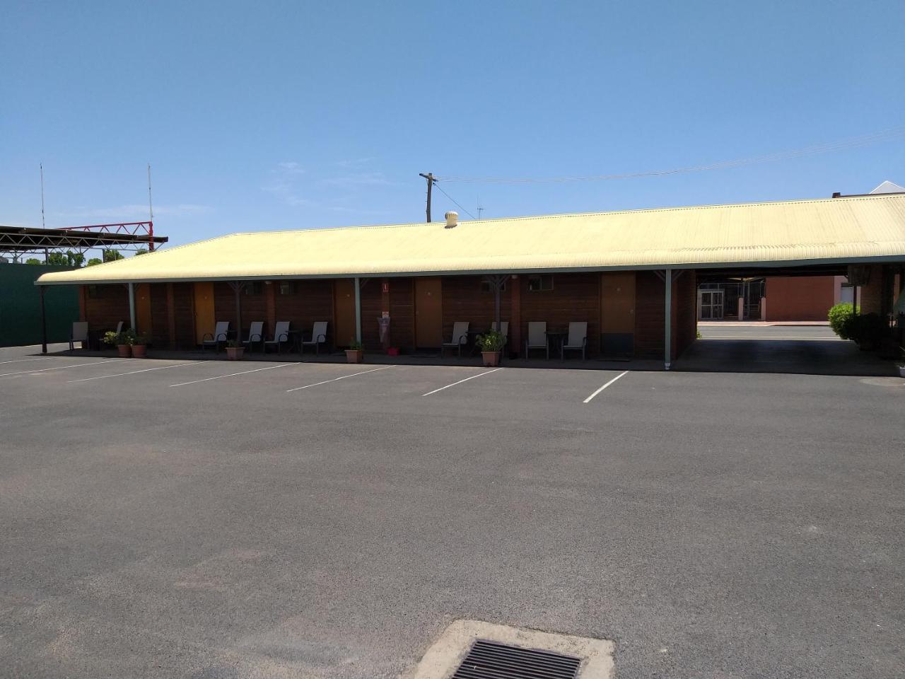 Country Mile Motor Inn Forbes Eksteriør bilde